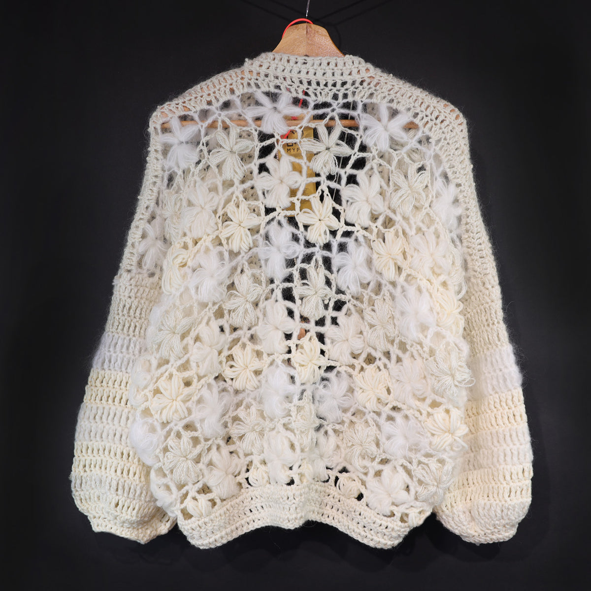 Haakpakket - MYPZ kort bombervest Wildflower Off White (ENG-DE-NL-ES-FR-IT-DA-SV-NO)