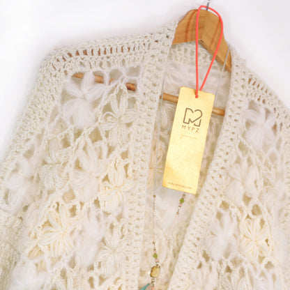 Haakpakket - MYPZ kort bombervest Wildflower Off White (ENG-DE-NL-ES-FR-IT-DA-SV-NO)